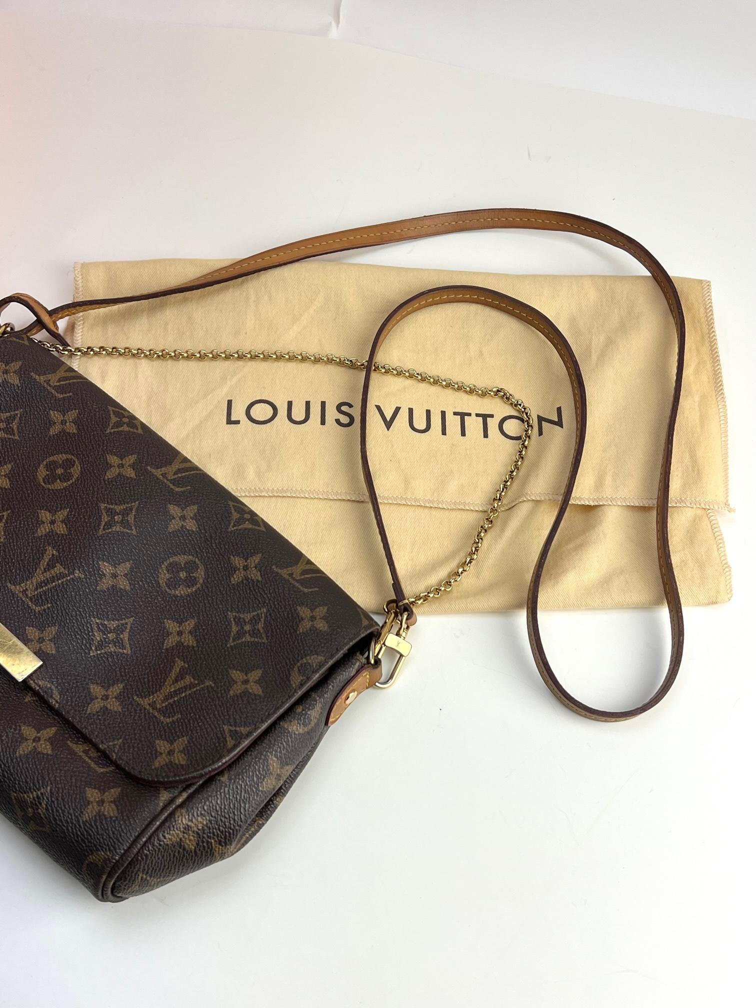 Louis Vuitton Favorite MM Monogram Crossbody Bag For Sale 11