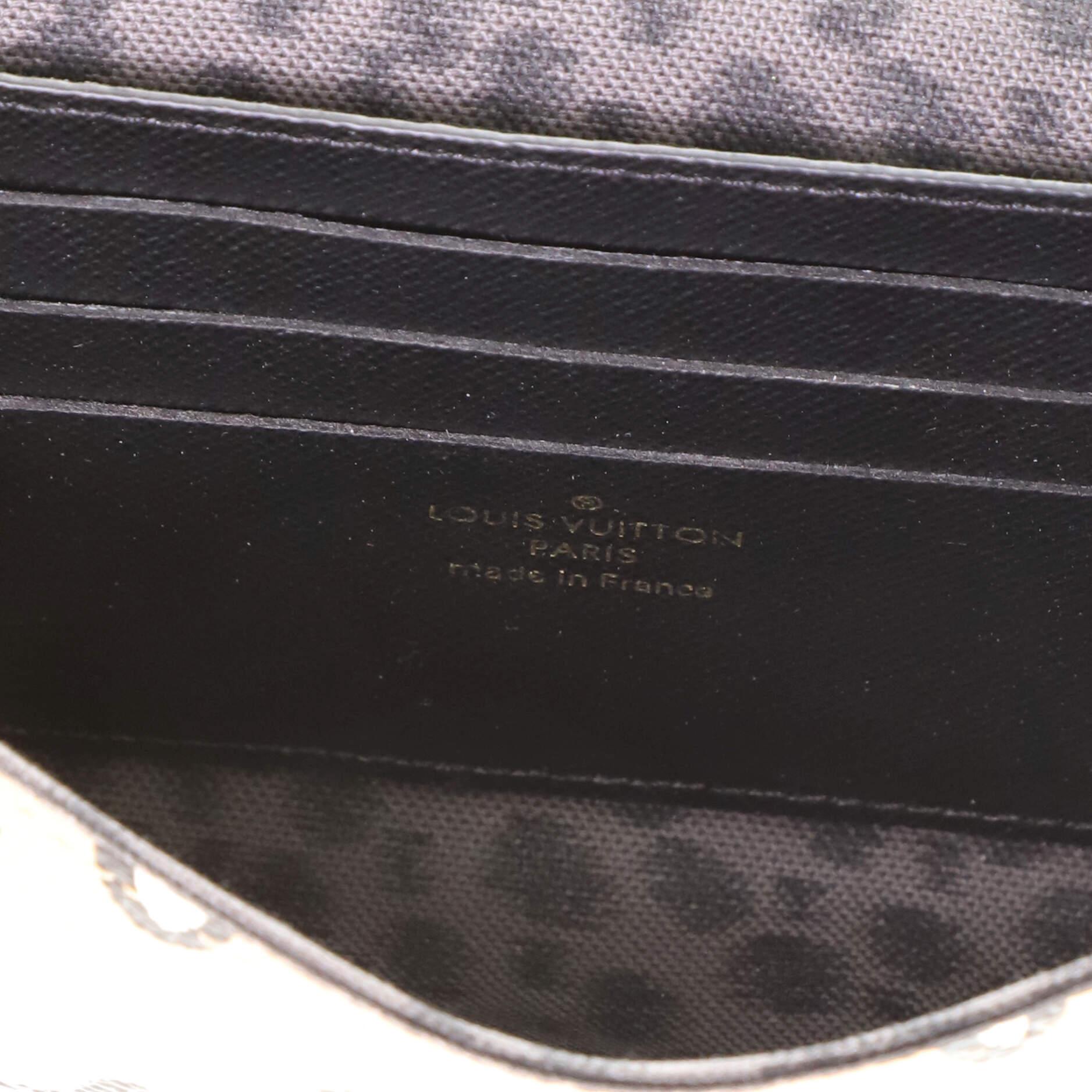Louis Vuitton Felicie Strap & Go Handbag Wild at Heart Monogram Giant In Good Condition In NY, NY