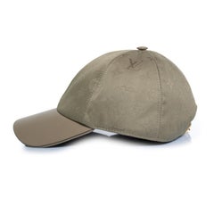 Louis Vuitton, First cap in beige