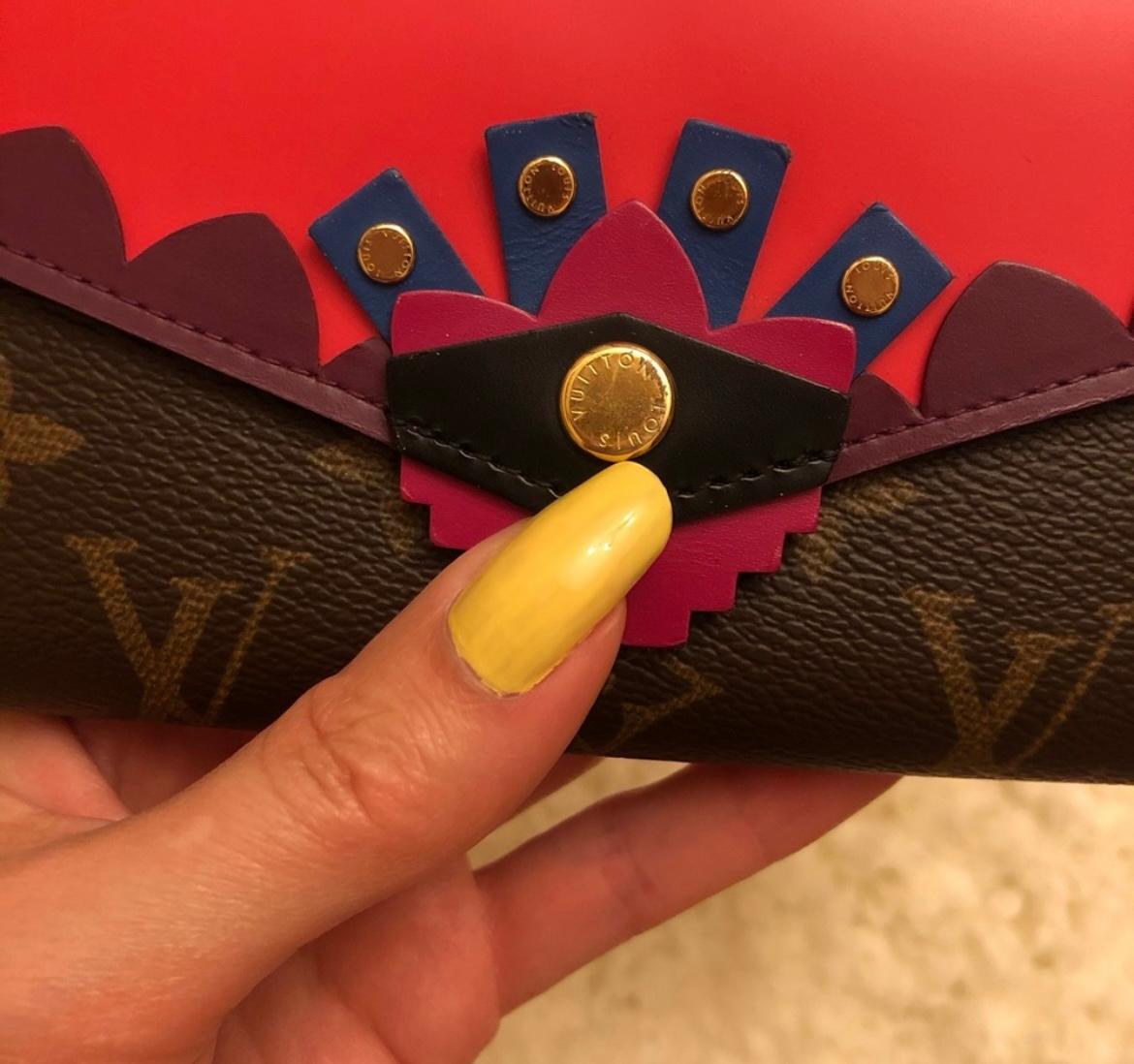 Louis Vuitton Flamingo Monogram Totem Sarah Wallet For Sale 3