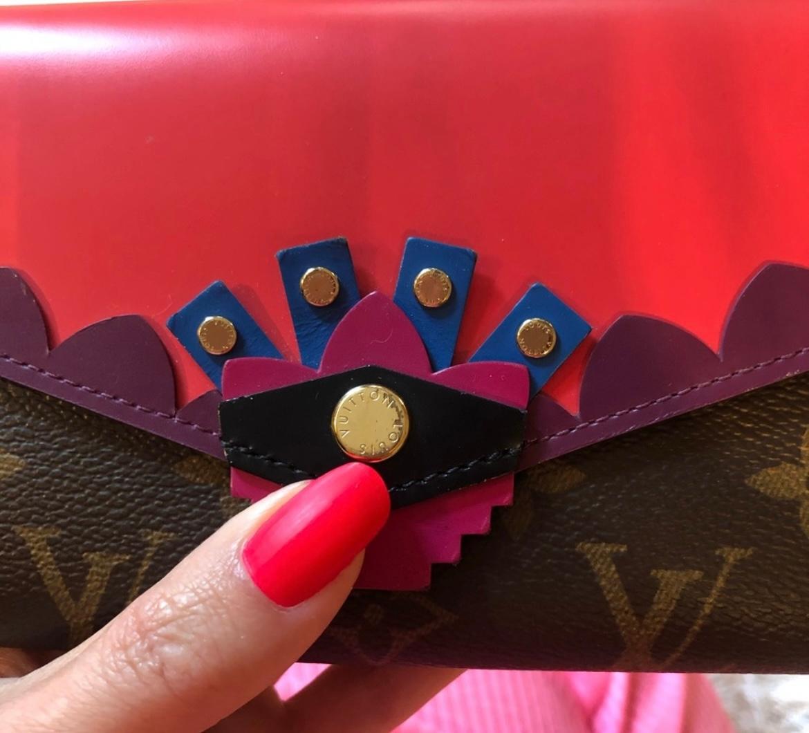 Louis Vuitton Flamingo Monogram Totem Sarah Wallet For Sale 4
