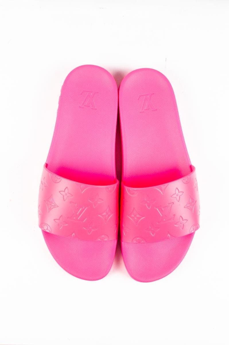 pink louis vuitton fluffy slippers｜TikTok Search