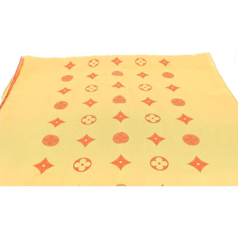 Louis Vuitton Flower Monogram Scarf

Yellow and orange flower monogram
Very good condition, shows no signs of use and wear
Packaging: Louis Vuitton box

Additional information: 
Designer: Louis Vuitton
Dimensions: Height 170 cm / 67