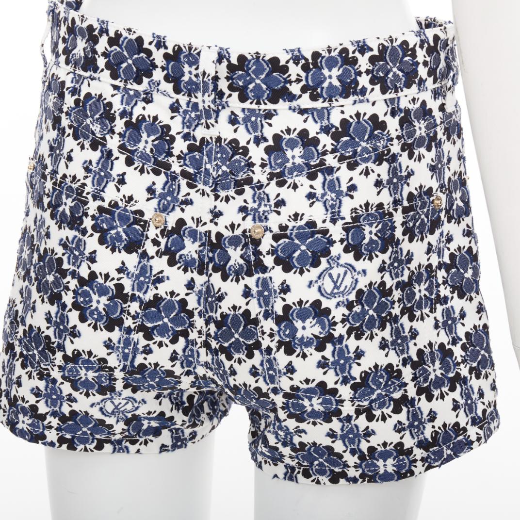 LOUIS VUITTON Flor Mosaico azul logo estampado floral algodón mini shorts FR34 XS en venta 2