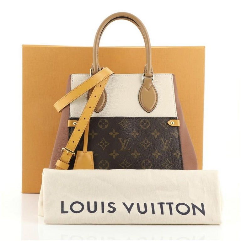 Try On With Me : NEW LV FOLD TOTE! ~ LV Bag Review! ~ Buy This Bag! ~ Best  Designer Tote Bag! 