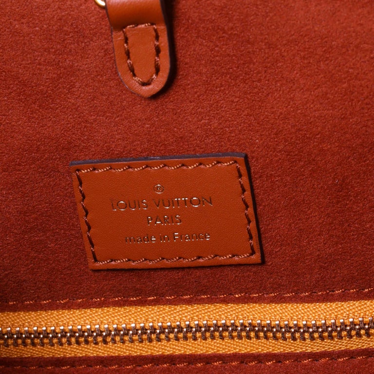 Louis Vuitton Fold Tote MM Secret Feature 