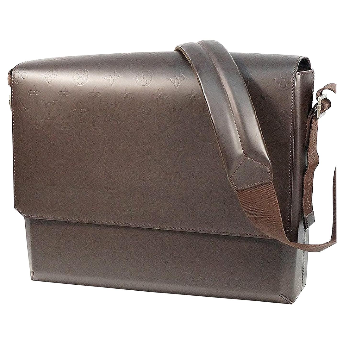 LOUIS VUITTON Fonzie Mens shoulder bag M46570 cafe( dark brown) For Sale at  1stDibs