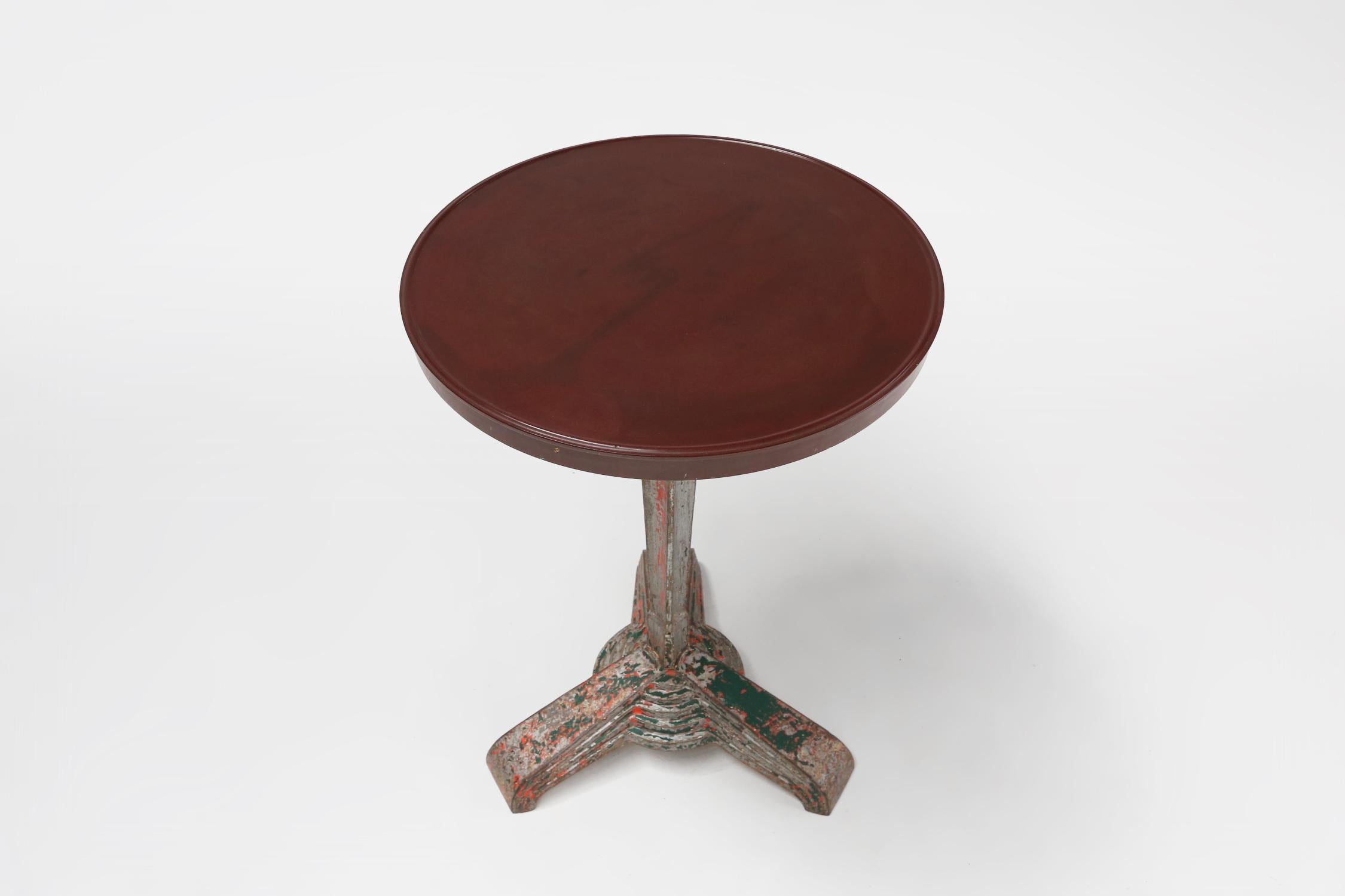 Fer Table de bistro Louis Vuitton pour Rex avec plateau en bakélite, France, années 1930 en vente