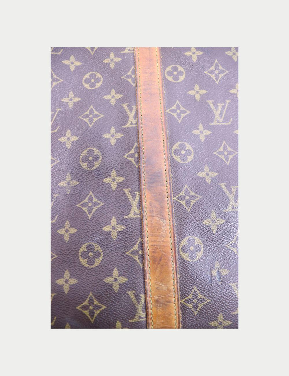 Louis Vuitton im Zustand „Relativ gut“ im Angebot in Amman, JO