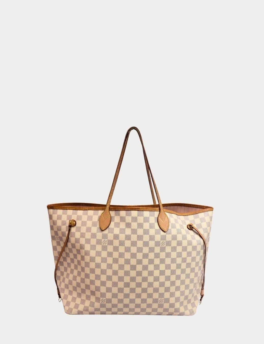 Louis Vuitton Bon état - En vente à Amman, JO