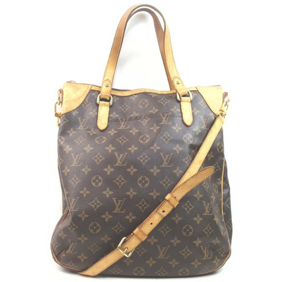 Louis Vuitton  In Fair Condition For Sale In Dix hills, NY