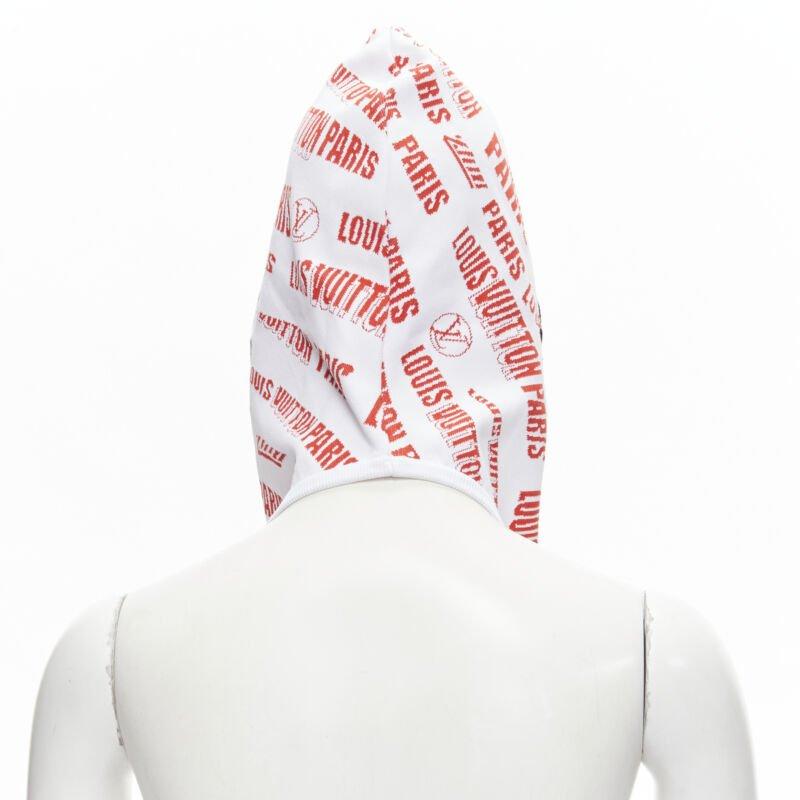 LOUIS VUITTON FORNASETTI 2021 blanc rouge logo jacquard nylon snood capuche Pour femmes en vente