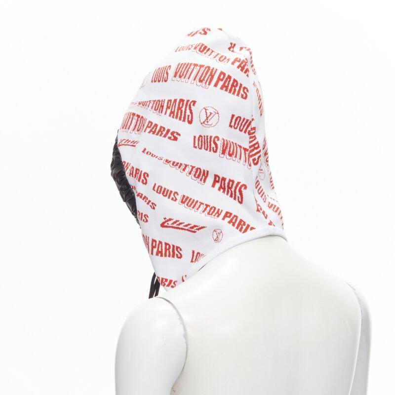 LOUIS VUITTON FORNASETTI 2021 blanc rouge logo jacquard nylon snood capuche en vente 1