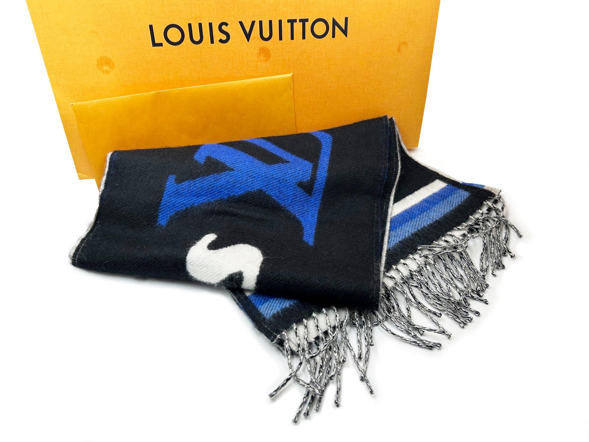 Louis Vuitton Forward 1888 Blue Black Cashmere Blend Scarf In Excellent Condition For Sale In Pasadena, CA