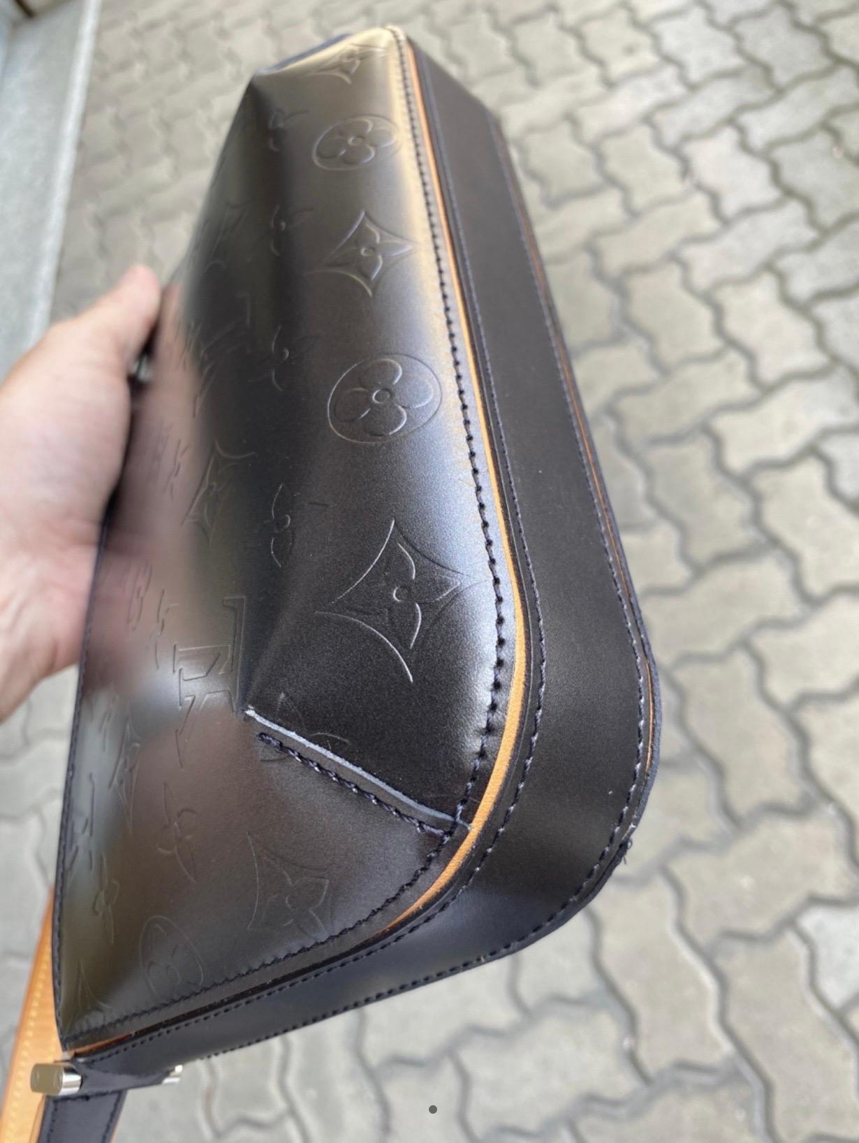Women's or Men's Louis Vuitton Fowler mat brown bag