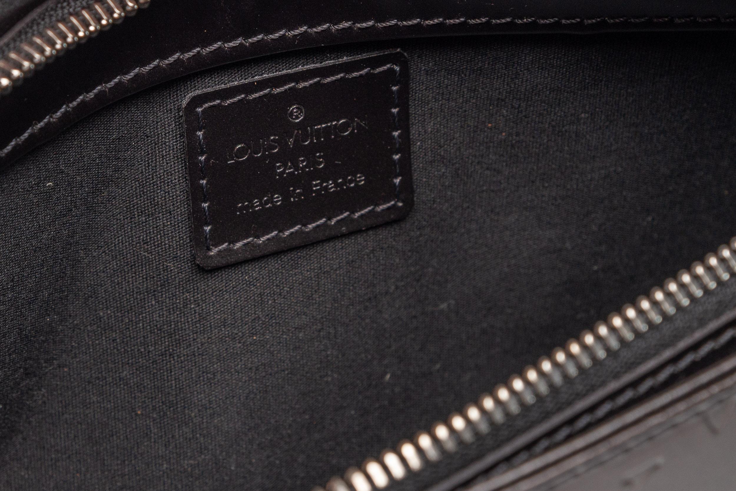 Louis Vuitton Fowler Mat Monogram Pochette Bag Grey For Sale 4