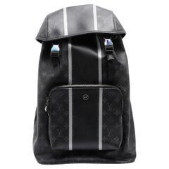 Fragment Schwarzer Eclipse-Rucksack mit Monogramm und Zack von Louis Vuitton 1lm32lv