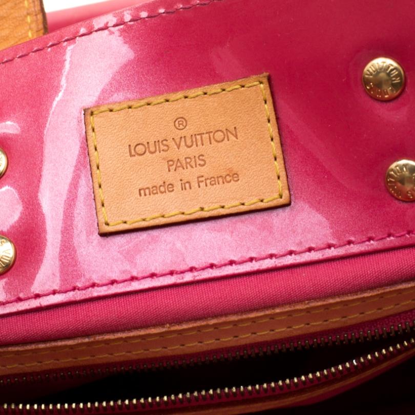 Louis Vuitton Framboise Monogram Vernis Reade PM Bag In Good Condition In Dubai, Al Qouz 2