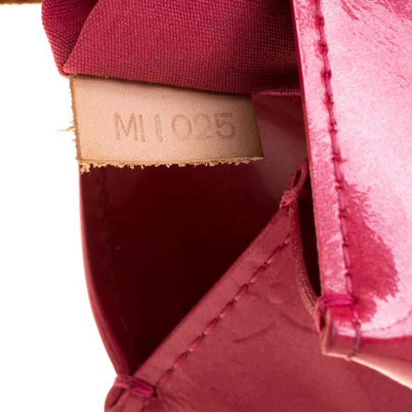 Women's or Men's Louis Vuitton Framboise Monogram Vernis Reade PM Bag