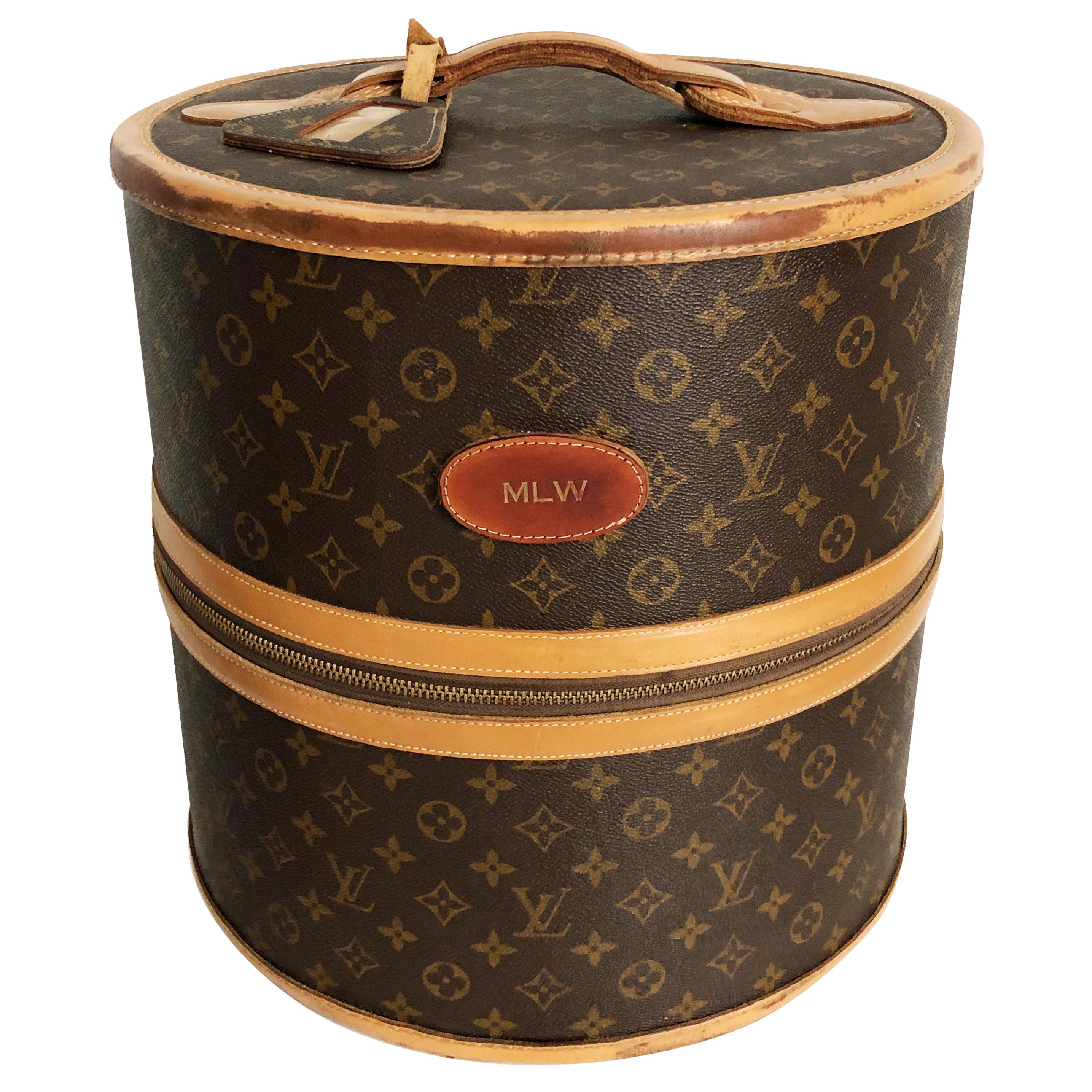 Louis Vuitton French Company Round Hat Box Wig Case Monogram Travel Bag Vintage  For Sale