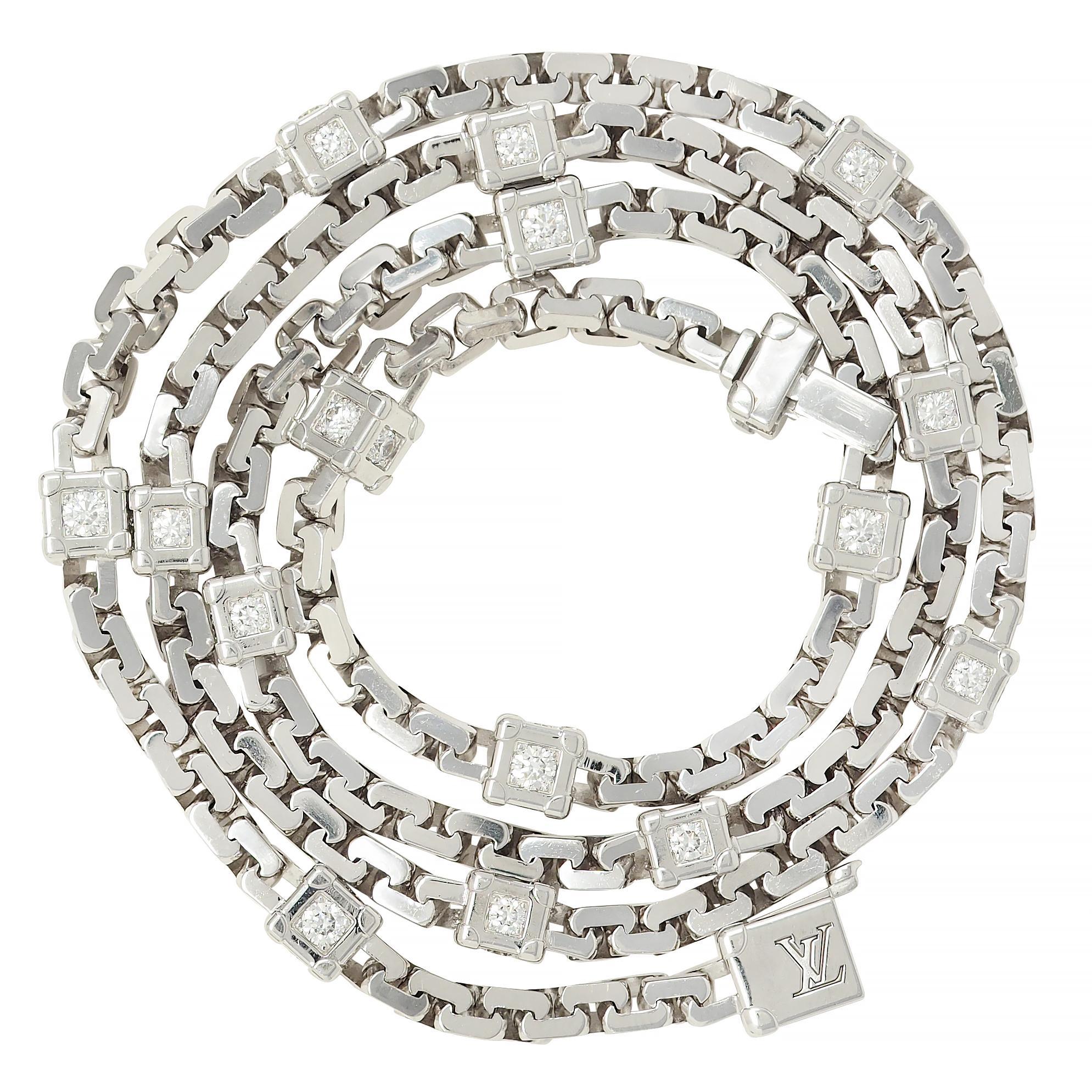 Louis Vuitton, collier unisexe Les Gastons Trunk en or blanc 18 carats et diamants français en vente 5