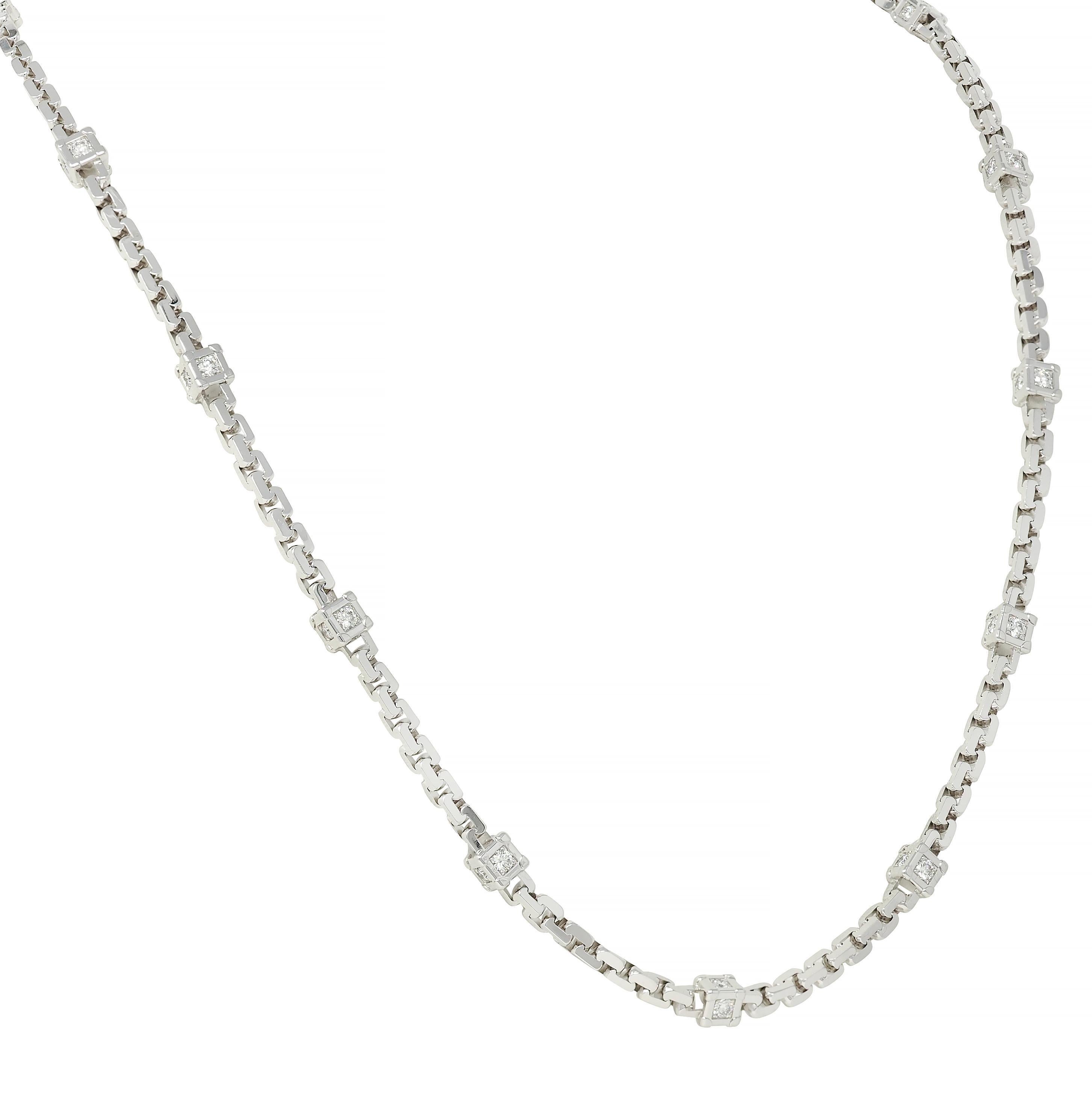 Louis Vuitton, collier unisexe Les Gastons Trunk en or blanc 18 carats et diamants français Excellent état - En vente à Philadelphia, PA