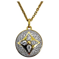 Collana con ciondolo della collezione Blossom di Louis Vuitton in oro francese e diamanti