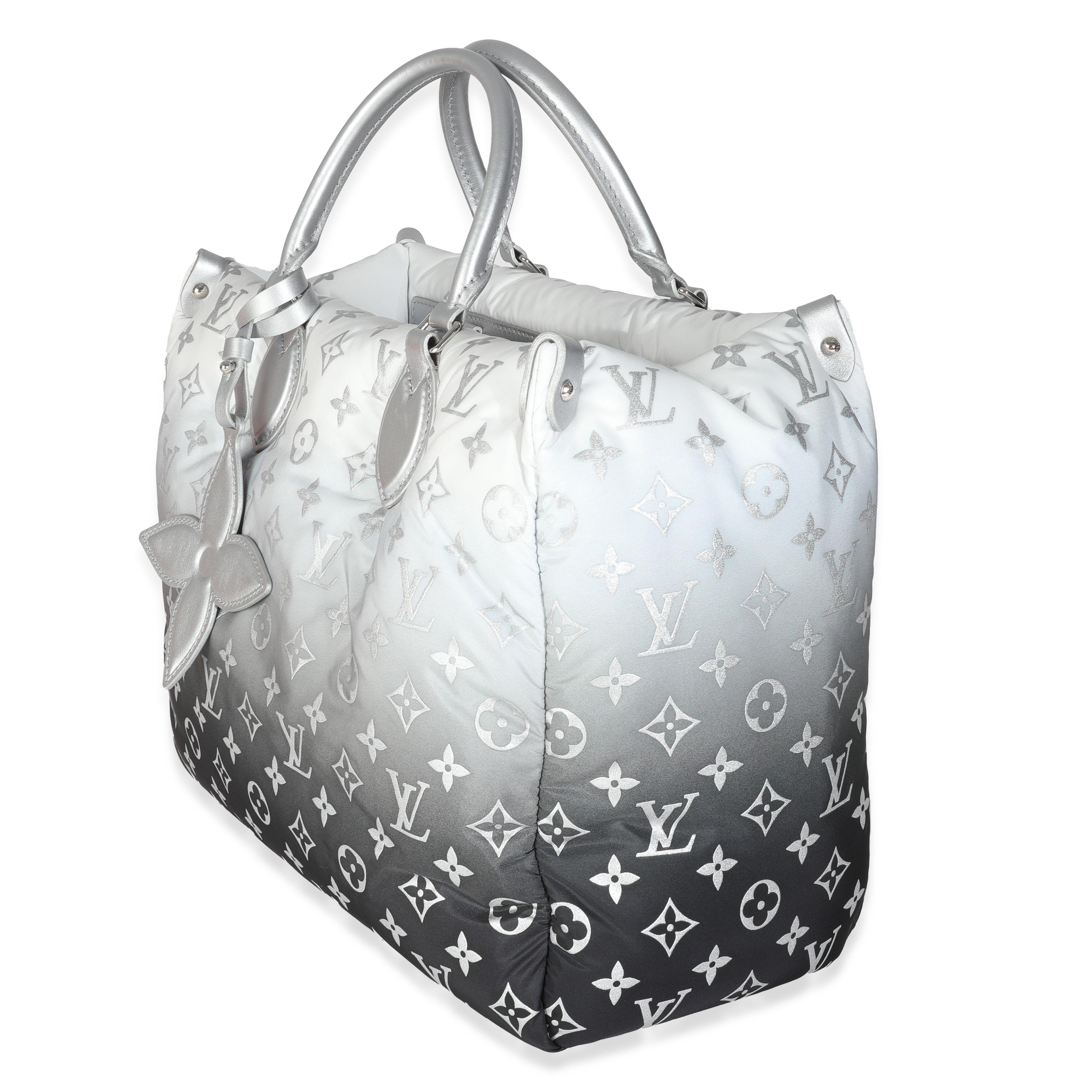 Louis Vuitton Frost Nylon Monogram Gradient LV Snow Onthego MM In Excellent Condition For Sale In New York, NY