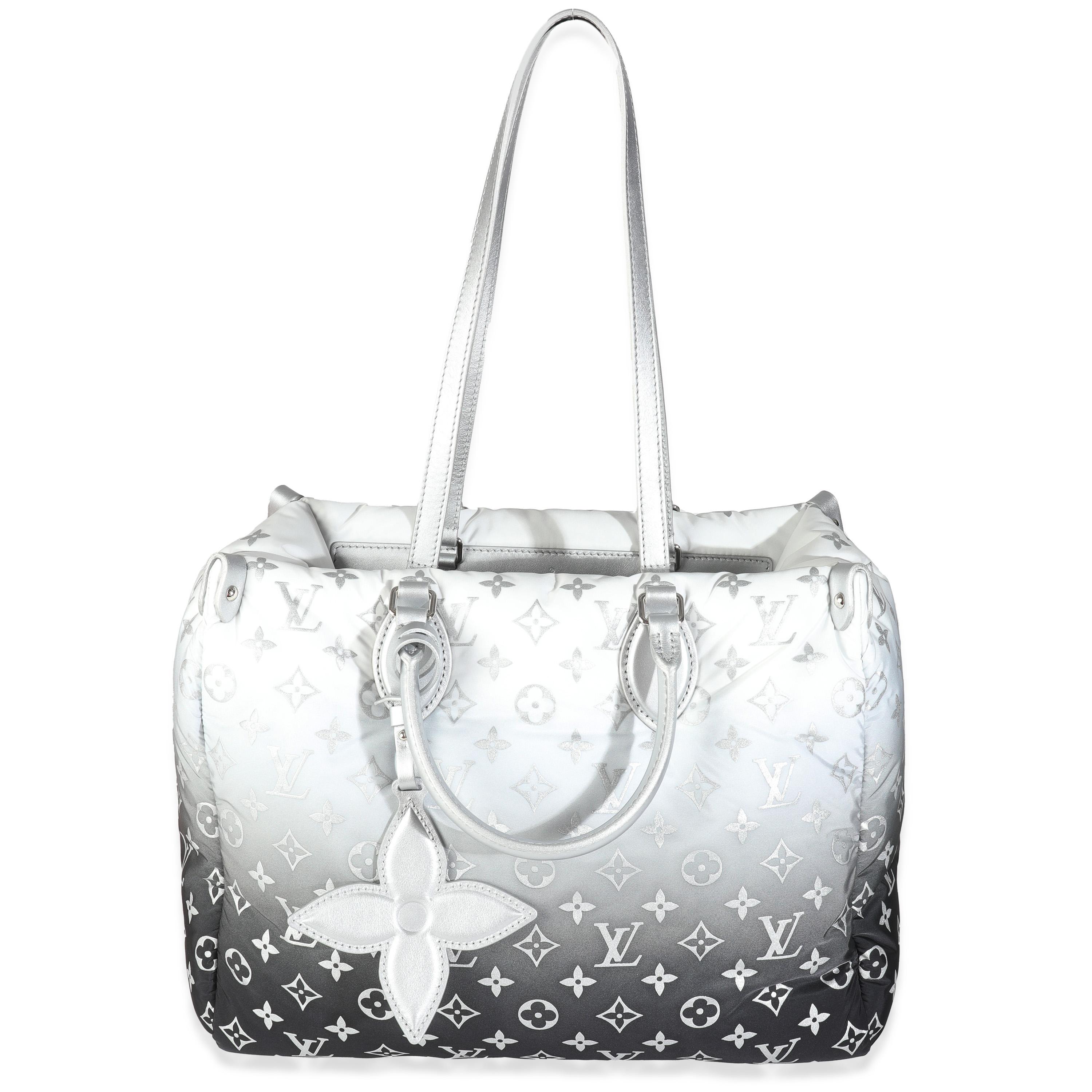 Louis Vuitton Frost Nylon Monogram Gradient LV Snow Onthego MM For Sale 1