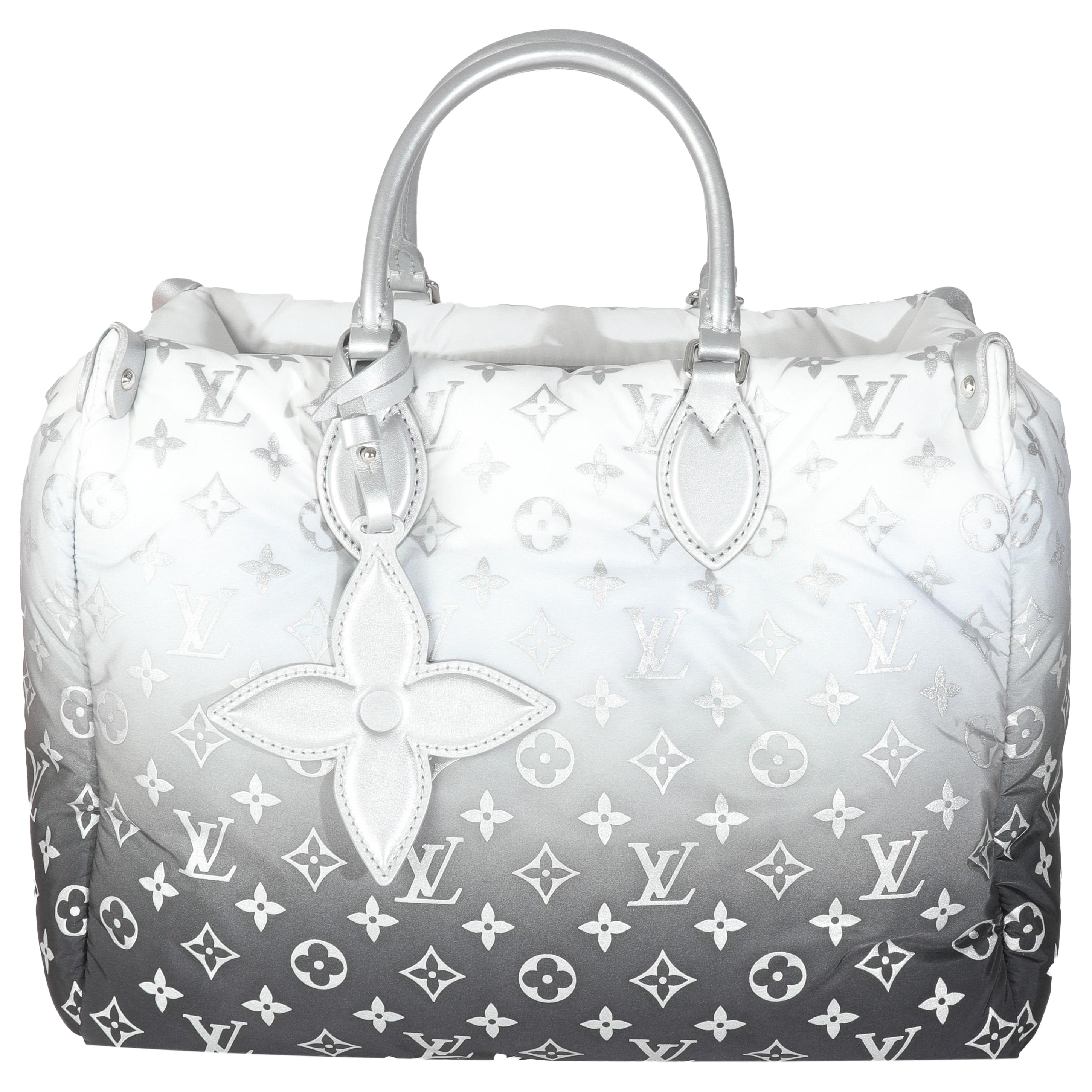 Louis Vuitton Frost Nylon Monogram Gradient LV Snow Onthego MM For Sale