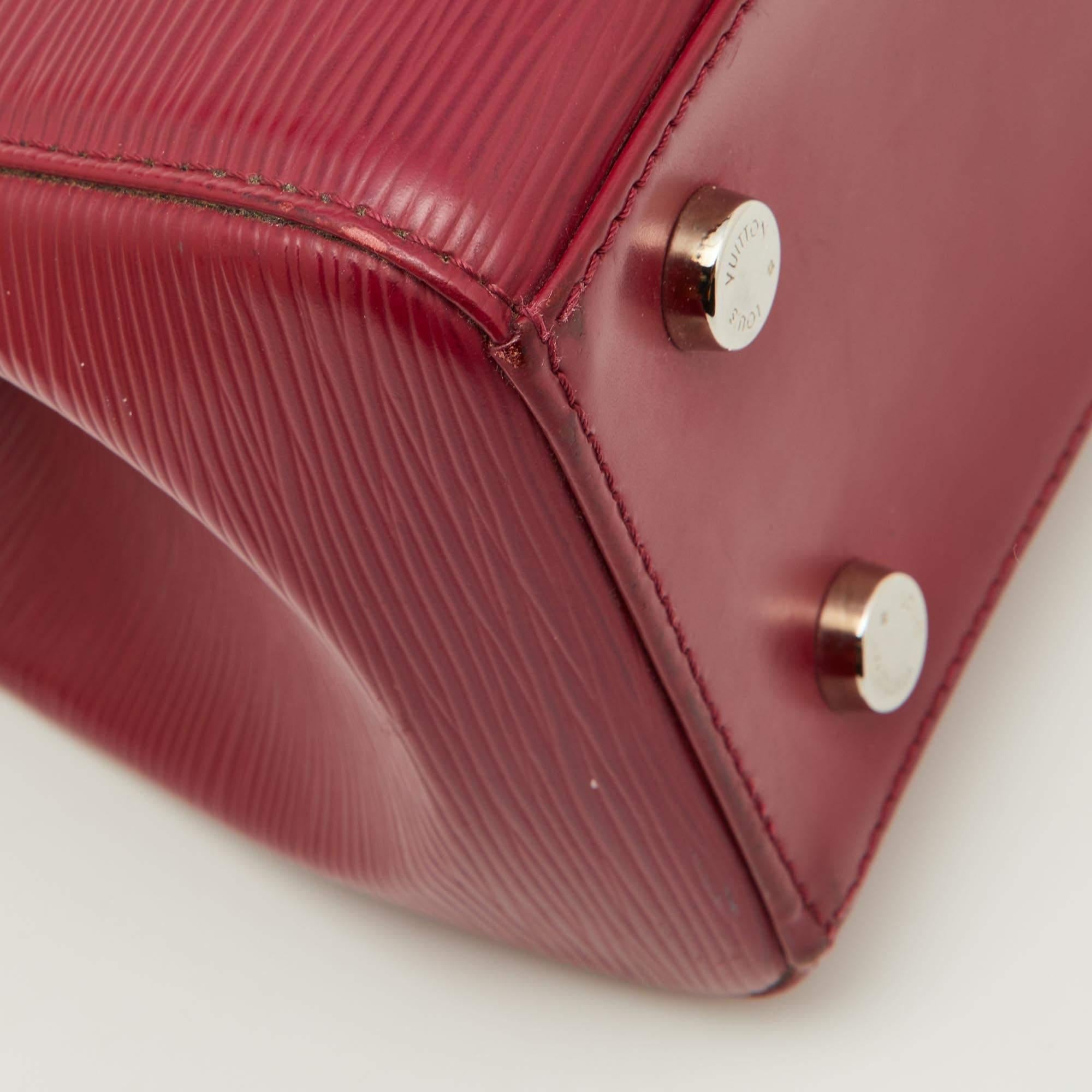 Louis Vuitton sac Brea MM en cuir épi fuchsia en vente 5