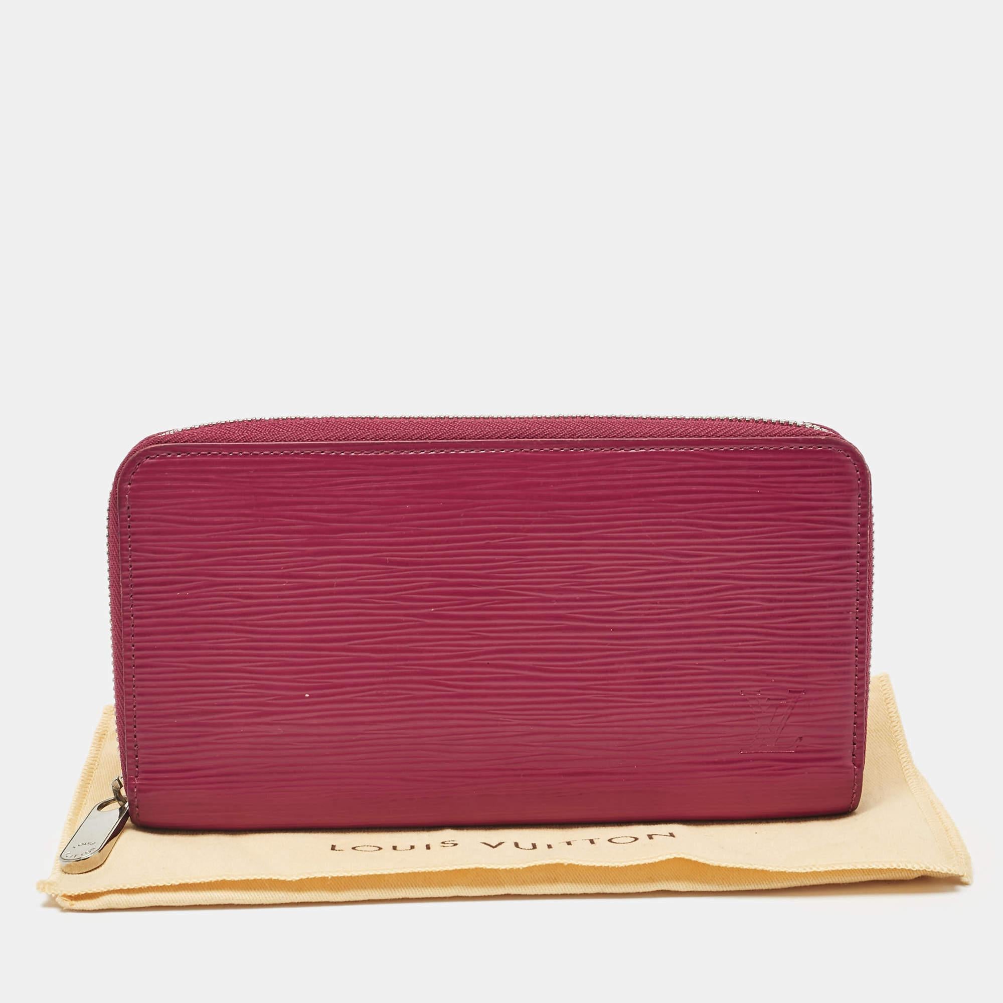 Portefeuille Zippy Louis Vuitton en cuir Epi fuchsia en vente 3
