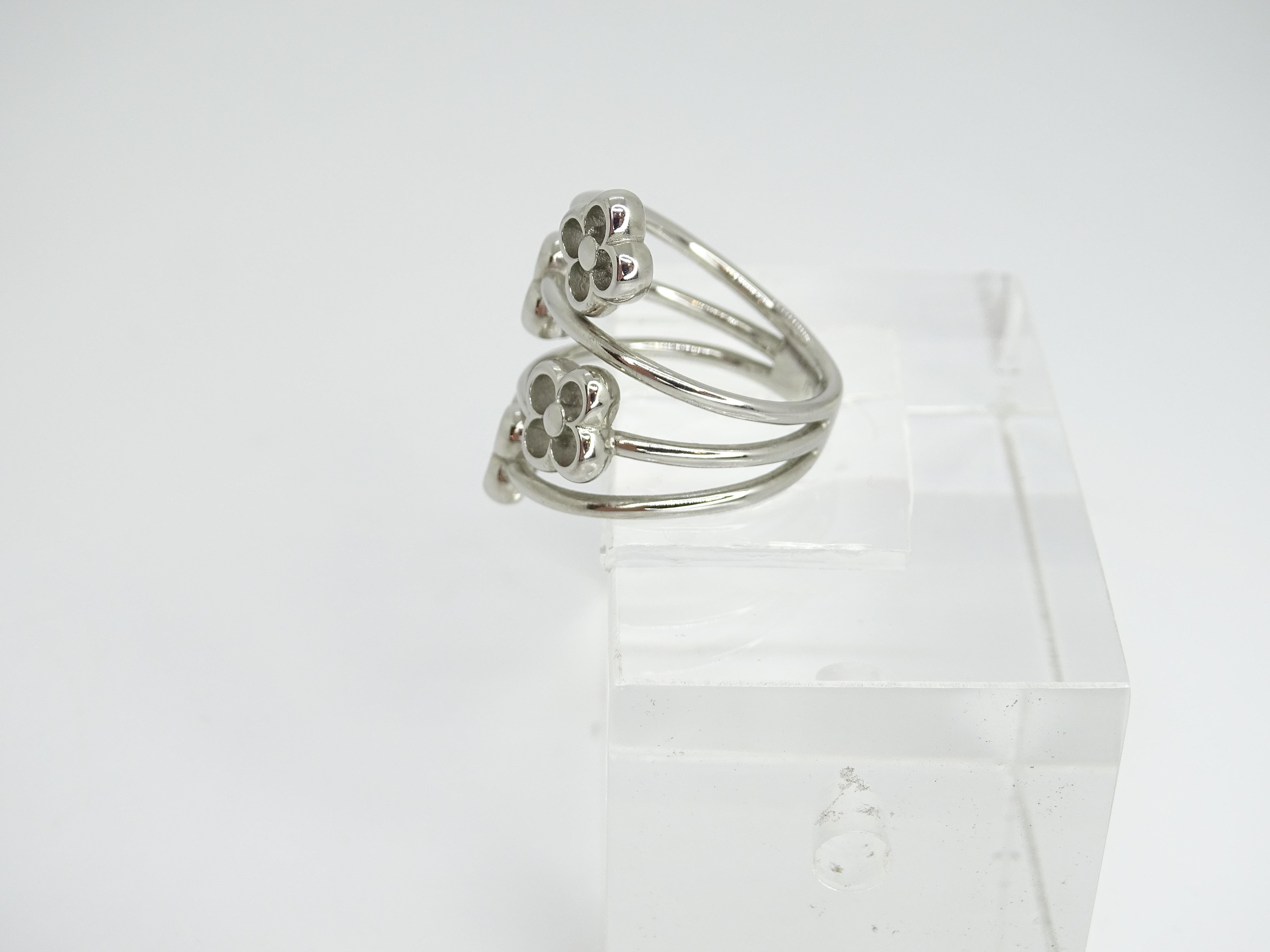 Anello Louis Vuitton a fiore pieno in argento, anello moda in vendita 5