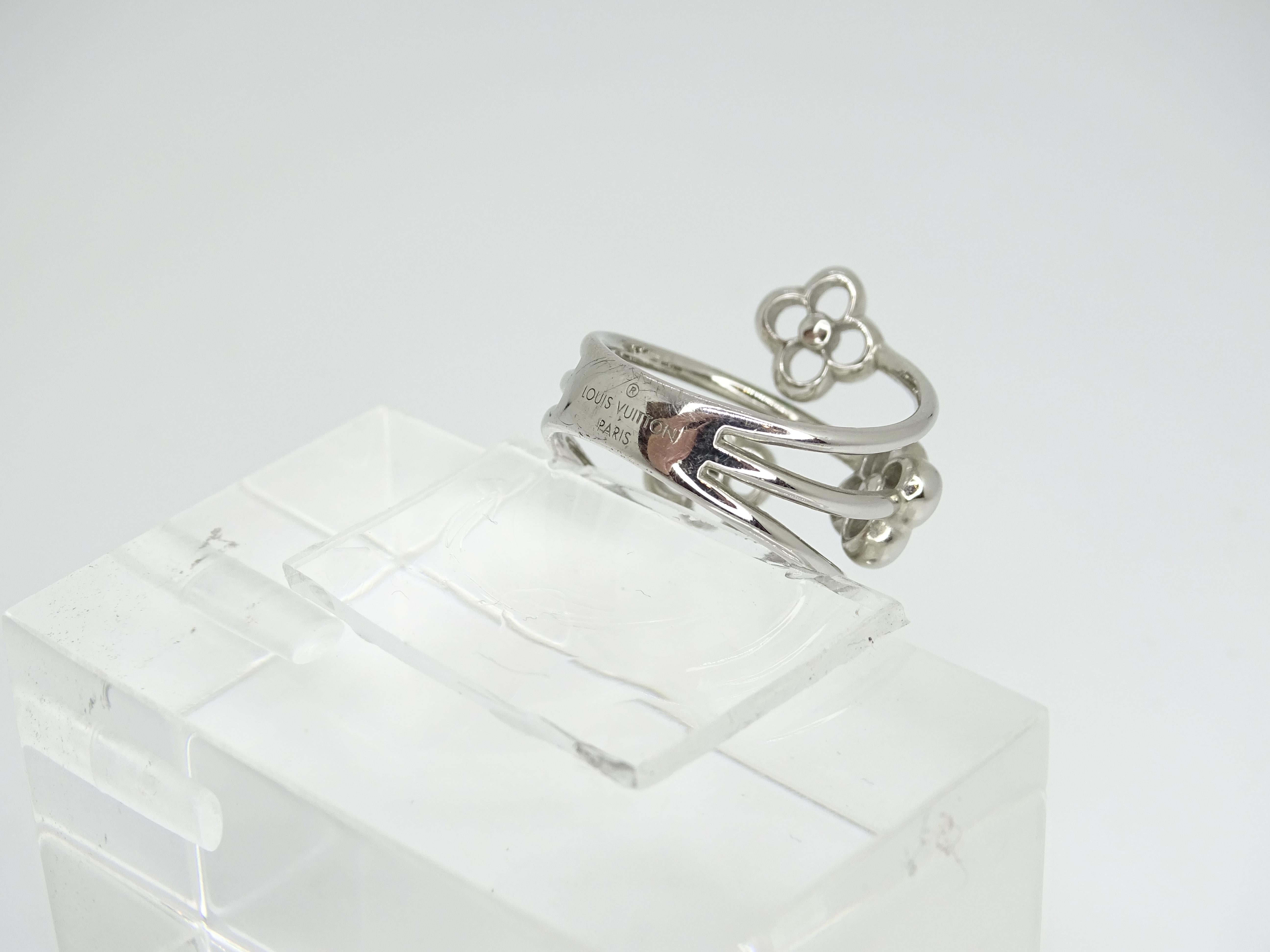 Anello Louis Vuitton a fiore pieno in argento, anello moda in vendita 13