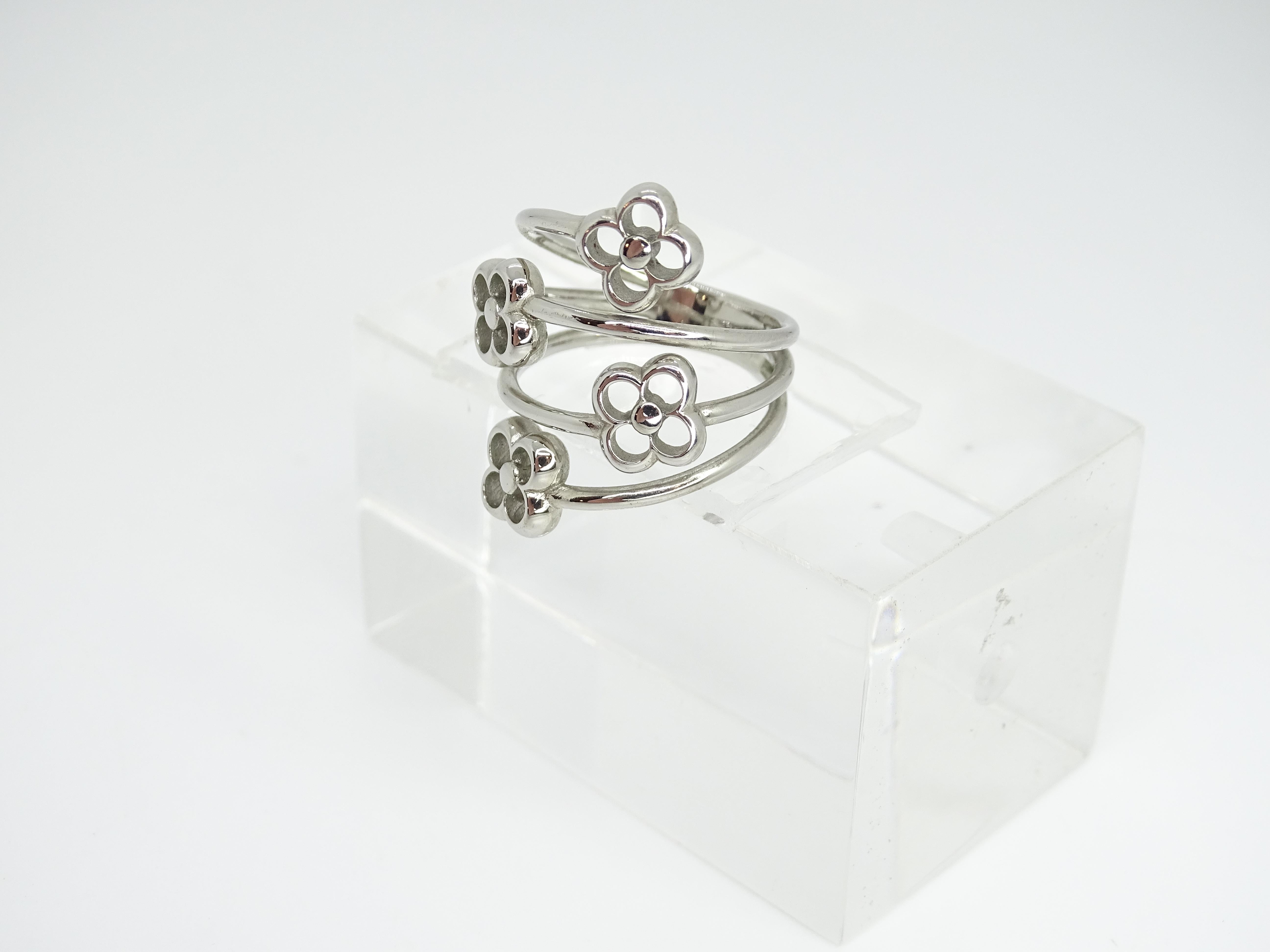 Anello Louis Vuitton a fiore pieno in argento, anello moda in vendita 2