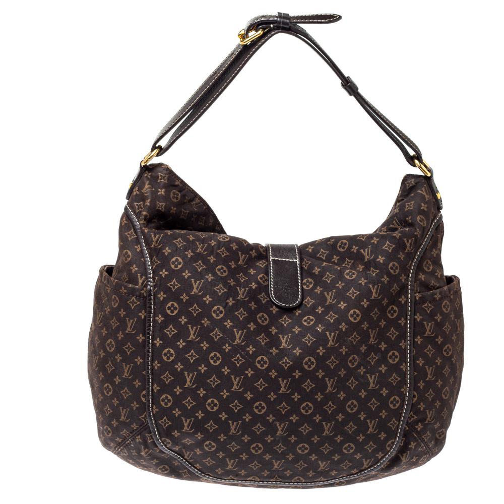 Perfect for everyday use with space enough to store your essentials, this Louis Vuitton Idylle Romance bag is stylish and effortlessly luxurious. Crafted in Fusain monogram canvas, this bag is accented with leather trims and is completed with a