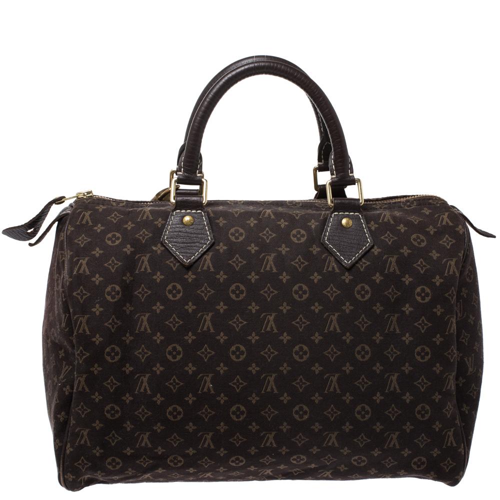 Titled as one of the greatest handbags in the history of luxury fashion, the Speedy from Louis Vuitton was first created for everyday use as a smaller version of their famous Keepall bag. This Speedy 30 comes in Monogram canvas Mini Lin with leather