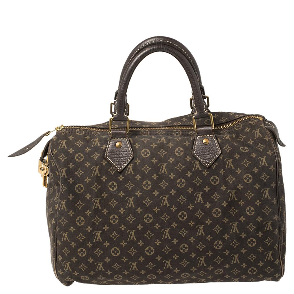 Titled as one of the greatest handbags in the history of luxury fashion, the Speedy from Louis Vuitton was first created for everyday use as a smaller version of their famous Keepall bag. This Speedy comes crafted from the signature monogram Mini
