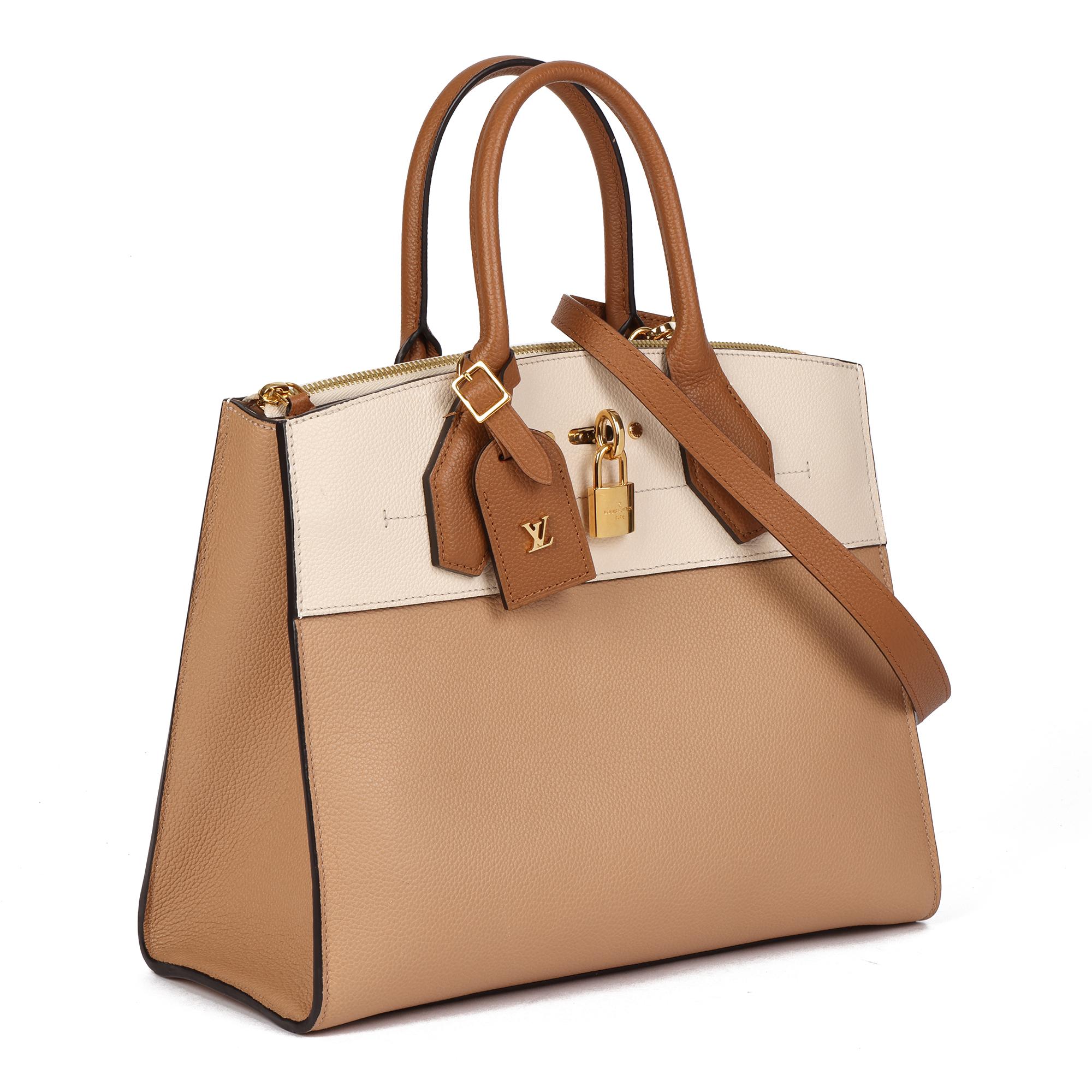 LOUIS VUITTON
Galet, Beige & Tan Grained Calfskin Leather City Steamer MM

Xupes Reference: HB4353
Serial Number: DU 1118
Age (Circa): 2018
Accompanied By: Louis Vuitton Dust Bag, Shoulder Strap, Invoice, Luggage Tag, Padlock, Keys
Authenticity