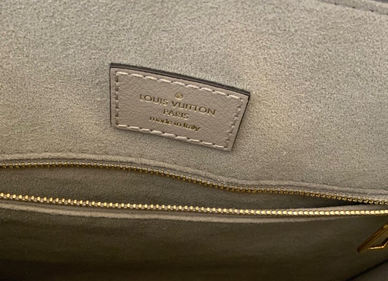 Louis Vuitton Galet Gray Epi Leather Sac Plat PM Bag For Sale 7