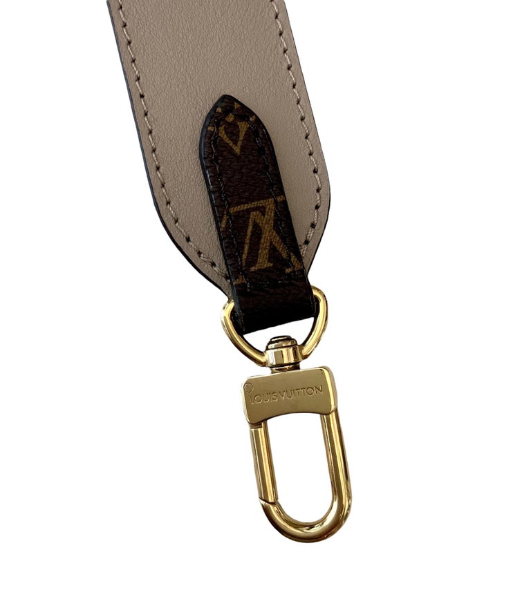 Louis Vuitton Galet Gray Epi Leather Sac Plat PM Bag For Sale 5
