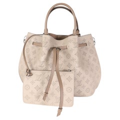 Girolata leather handbag Louis Vuitton Beige in Leather - 32929760