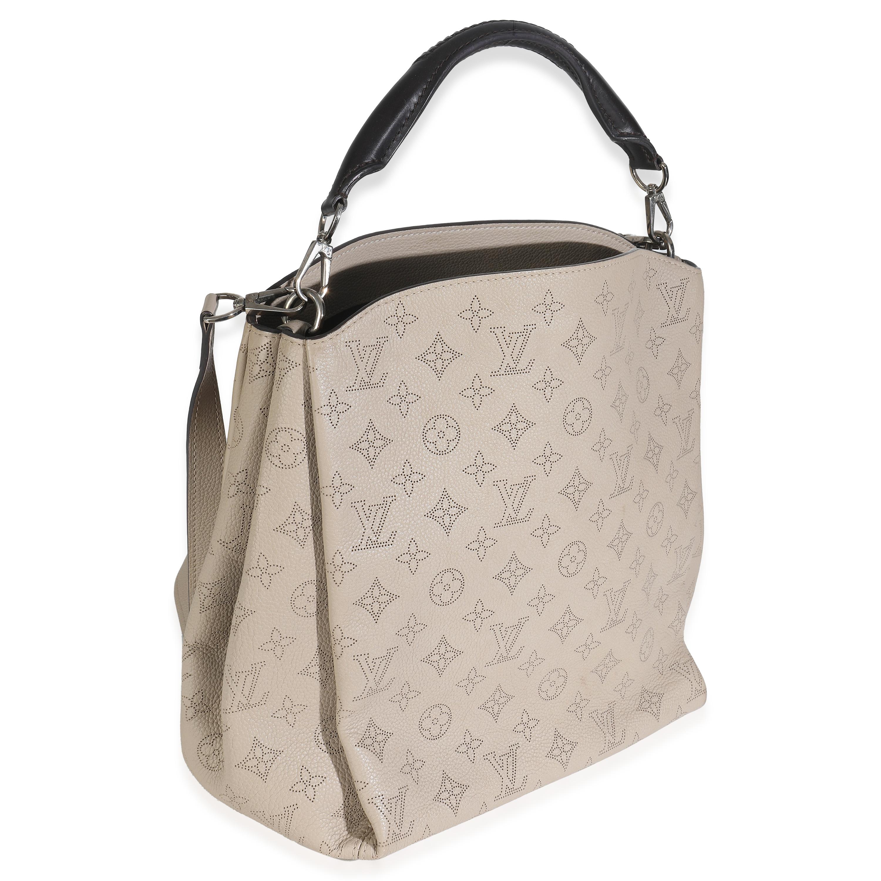 Beige Louis Vuitton Galet Monogram Mahina Babylone PM in vendita