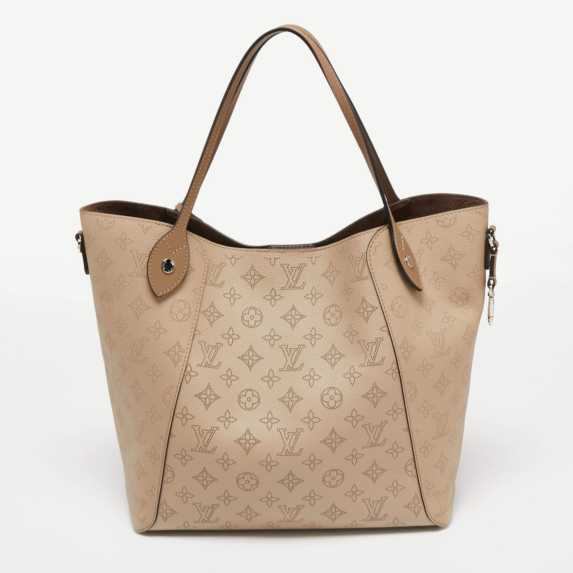 Louis Vuitton Galet Monogram Mahina Leather Hina MM Bag In Excellent Condition In Dubai, Al Qouz 2