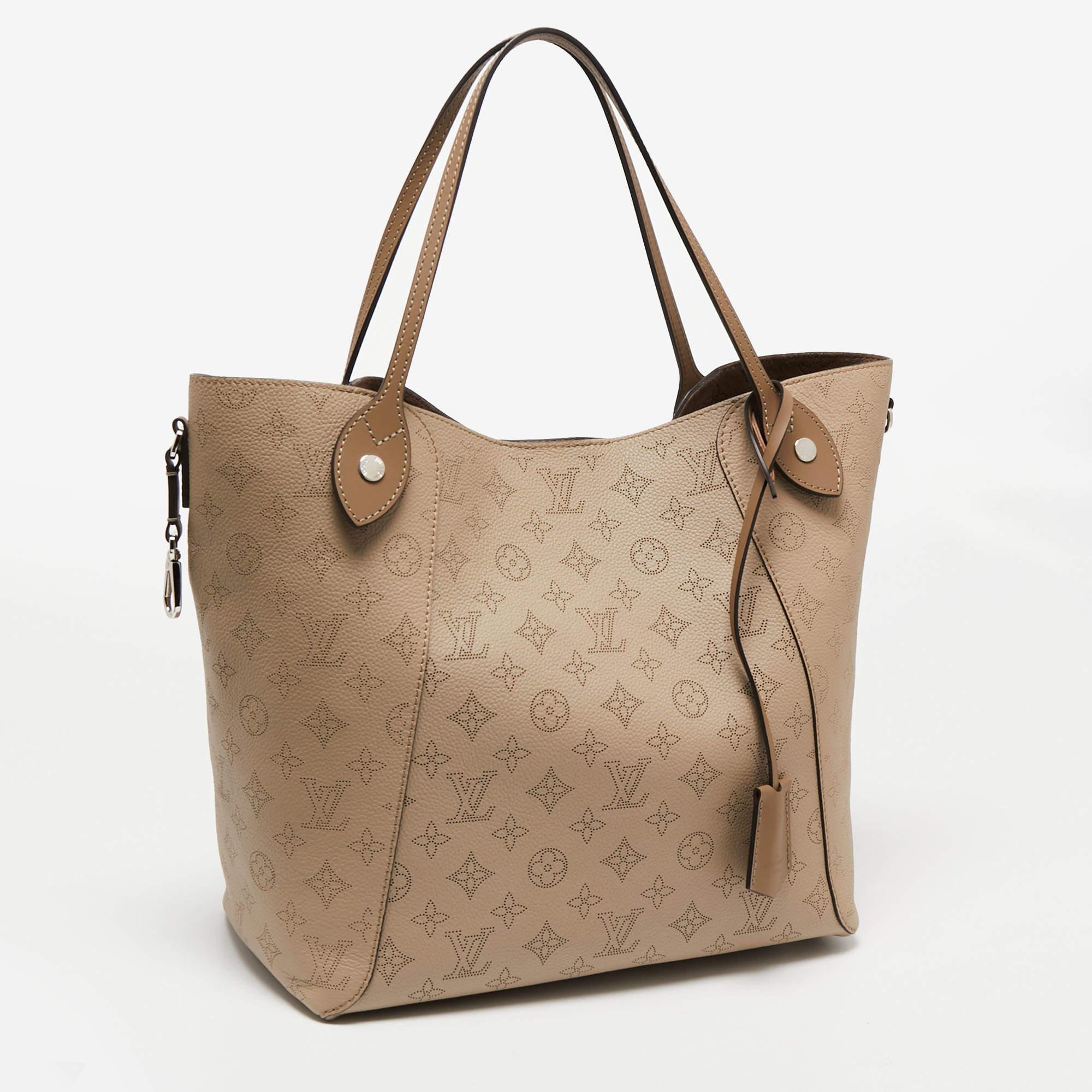 Women's Louis Vuitton Galet Monogram Mahina Leather Hina MM Bag