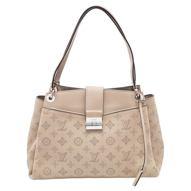 Louis Vuitton Why Knot MM Galet Mahina Silver Hardware in 2023