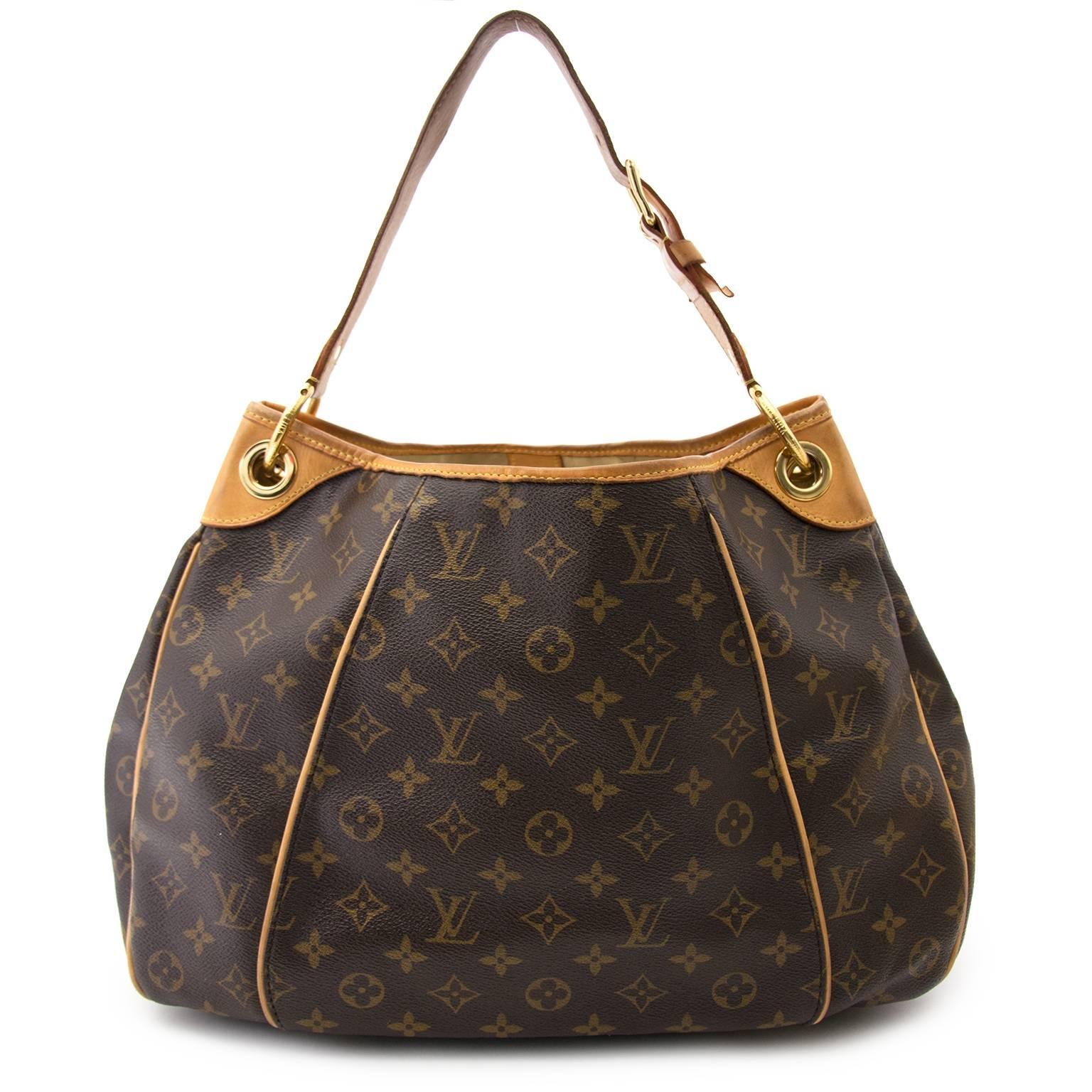 Good Preloved Condition

Louis Vuitton Galliera GM Monogram Bag

Go anywhere in style with this amazing Louis Vuitton Galliera in monogram coated canvas and vachetta cowhide leather.

The bag has a adjustable leather shoulder strap, giving it an