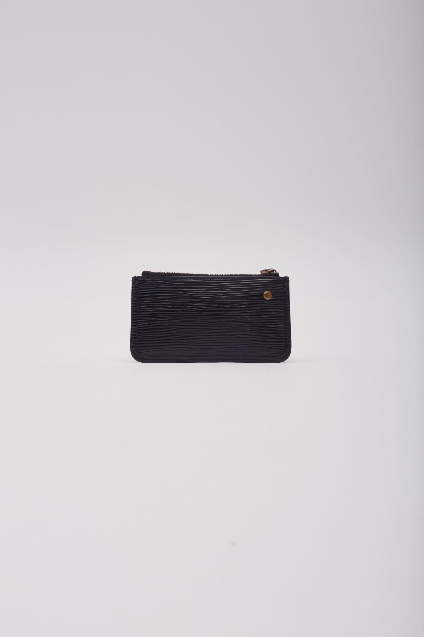 Louis Vuitton Epi Leather Black Pochette Cles Coin Pouch In Good Condition For Sale In Montreal, Quebec