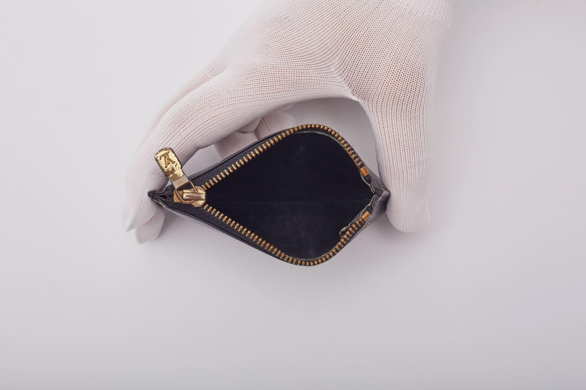 Louis Vuitton Epi Leather Black Pochette Cles Coin Pouch For Sale 3