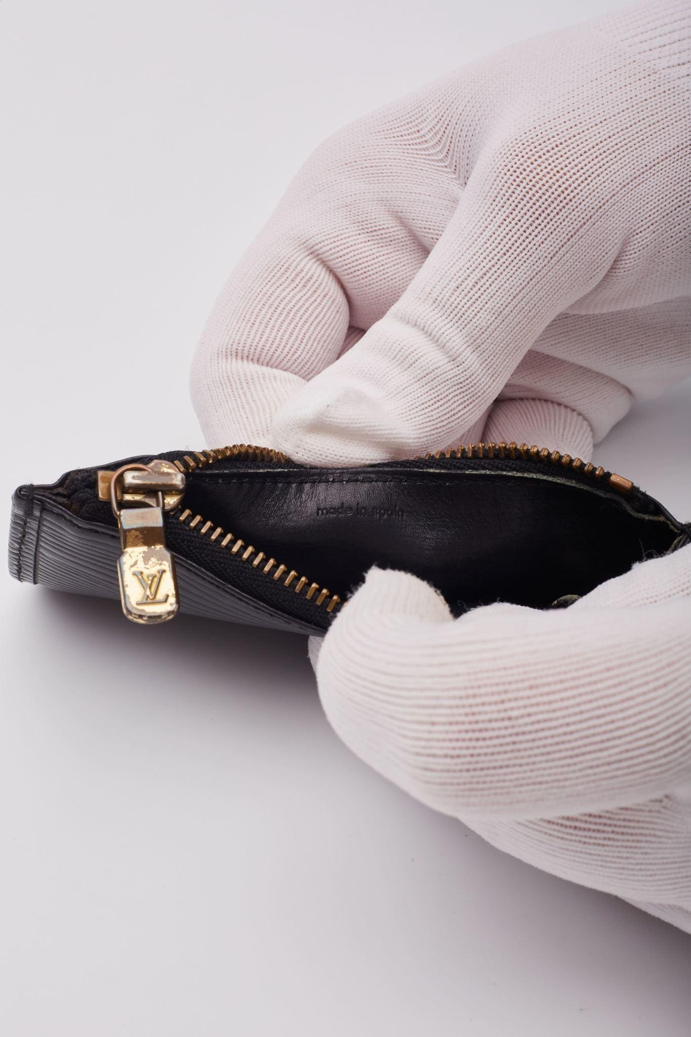 Louis Vuitton Epi Leather Black Pochette Cles Coin Pouch For Sale 5
